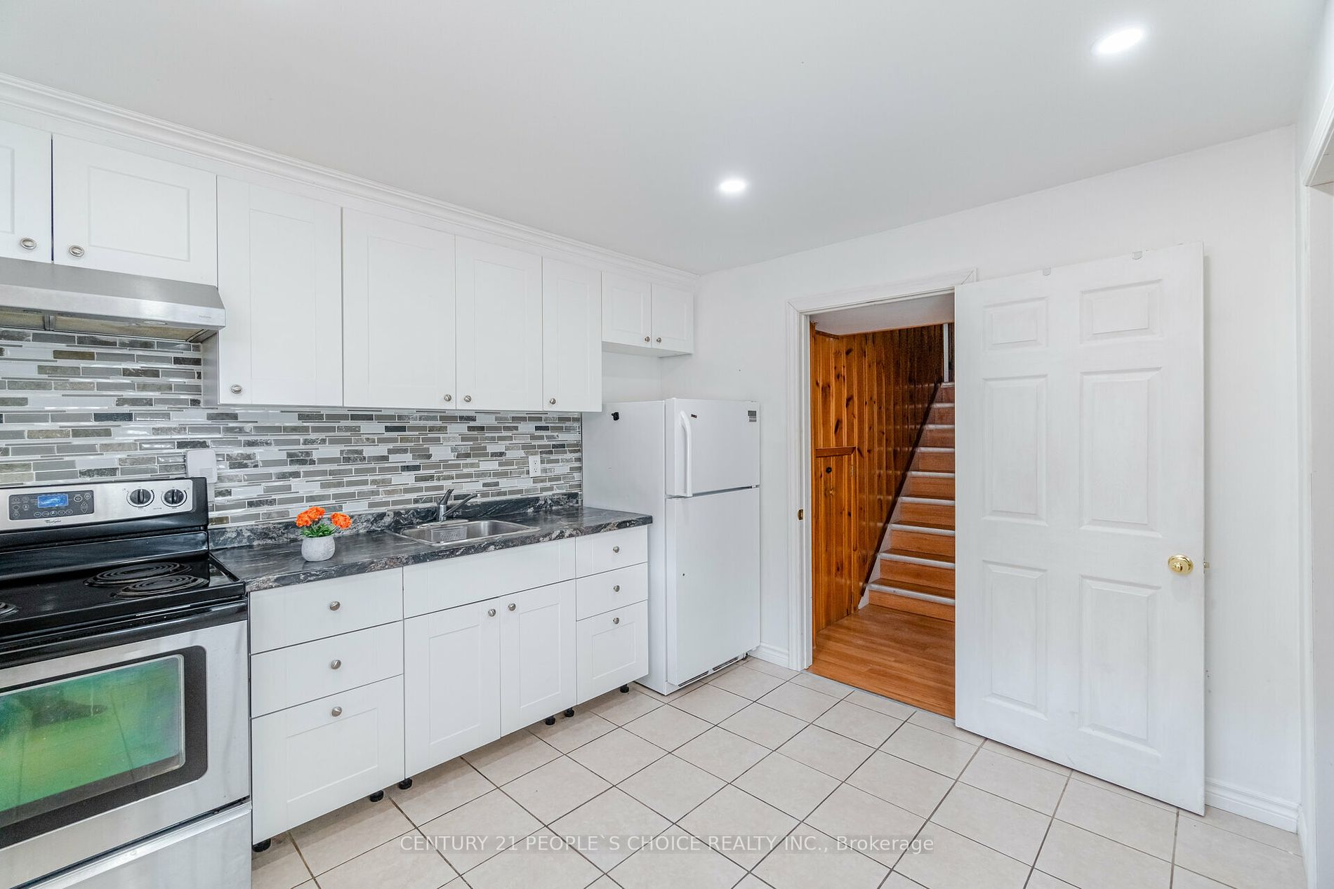 8 Bonnechere Crescent