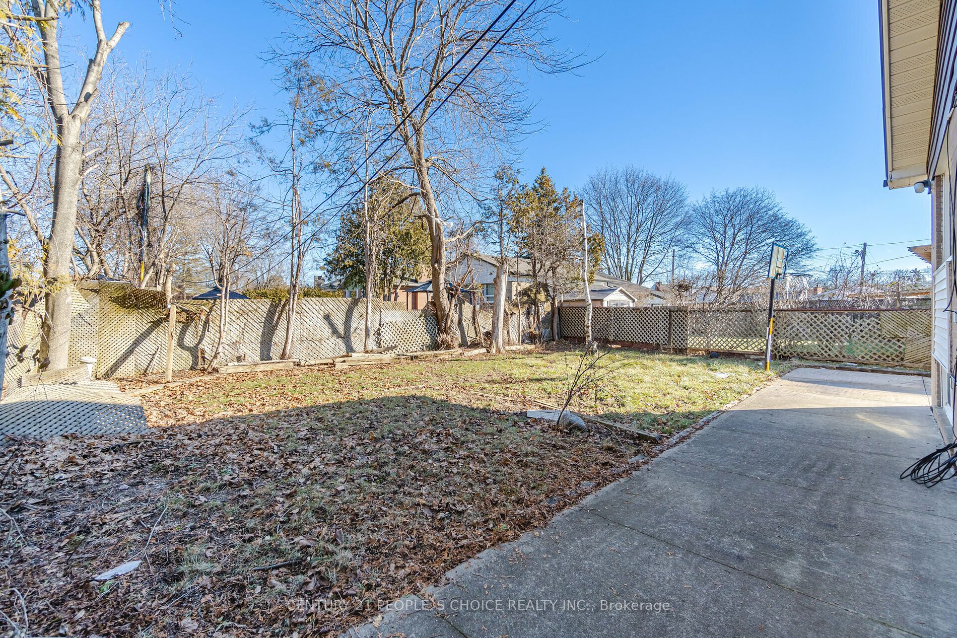 8 Bonnechere Crescent