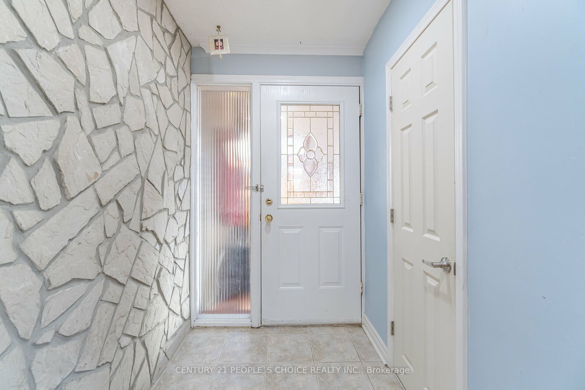 8 Bonnechere Crescent