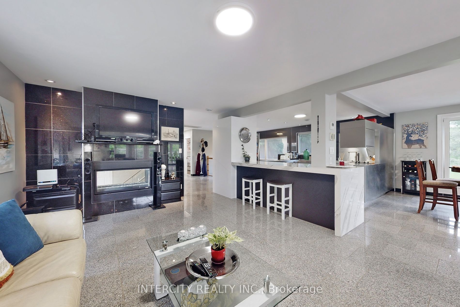 3505 Cochrane Street