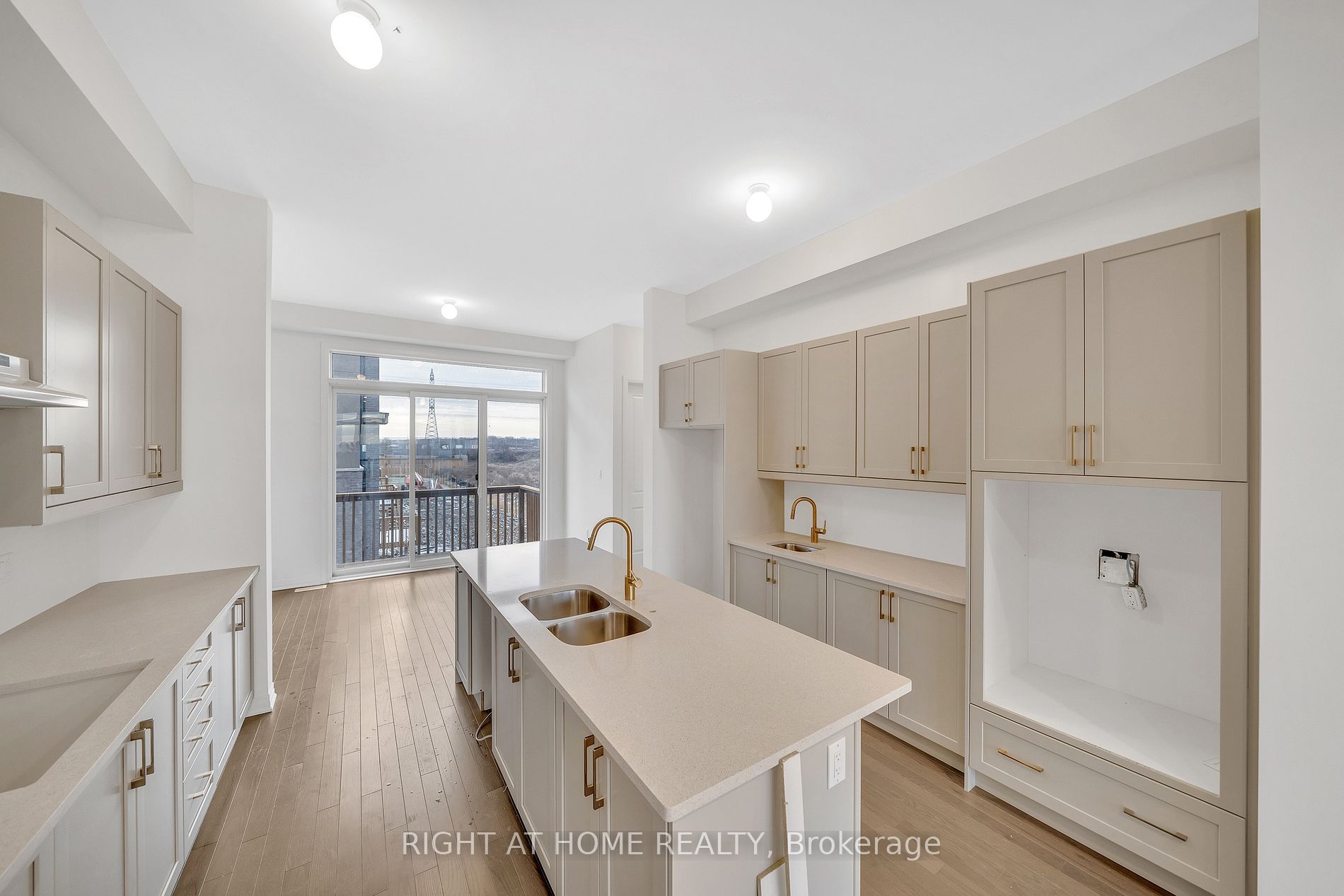 275 Port Darlington Road
