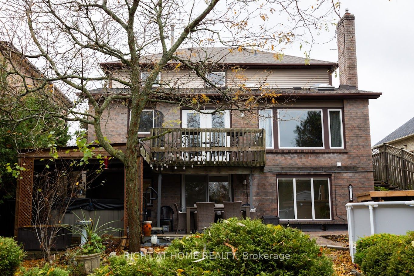591 Dunrobin Court N