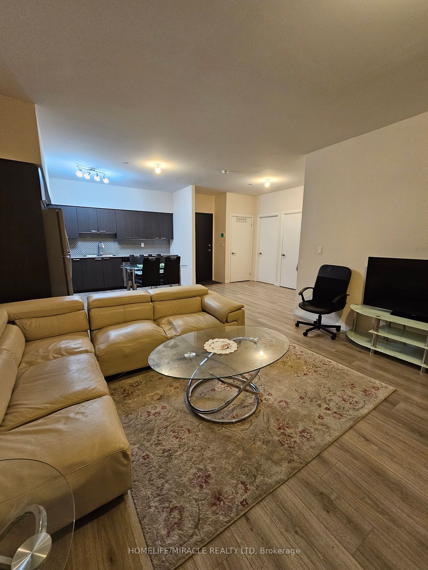 2152 Lawrence Avenue E, #101