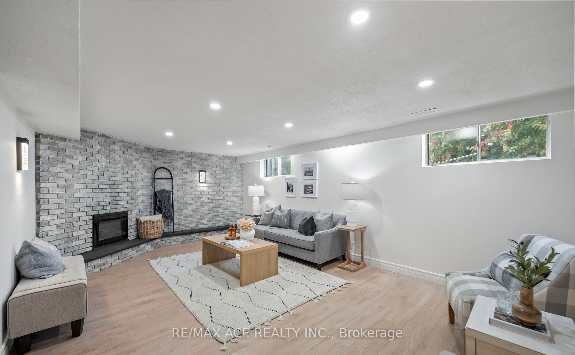 25 Deekshill Dr