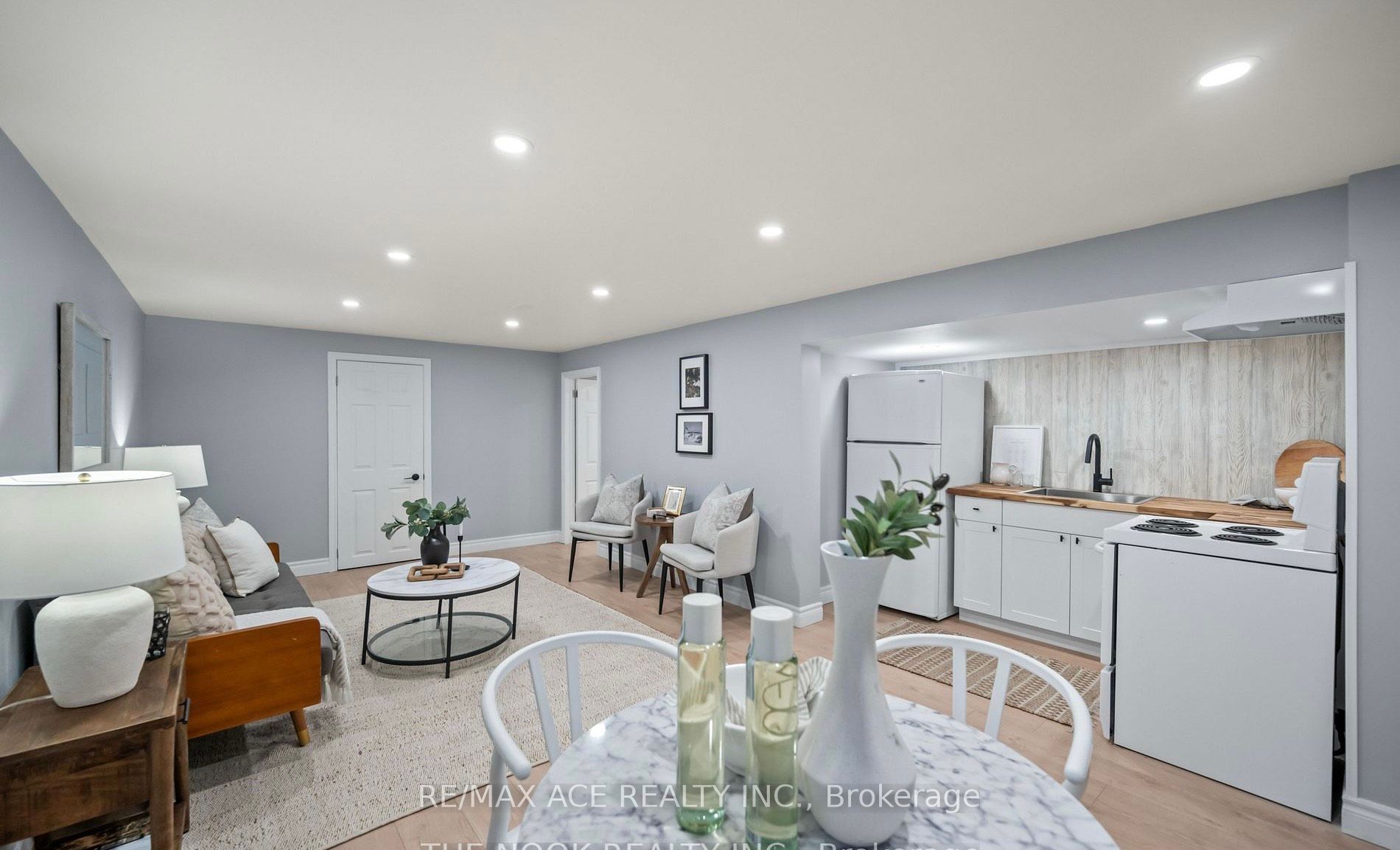 25 Deekshill Dr