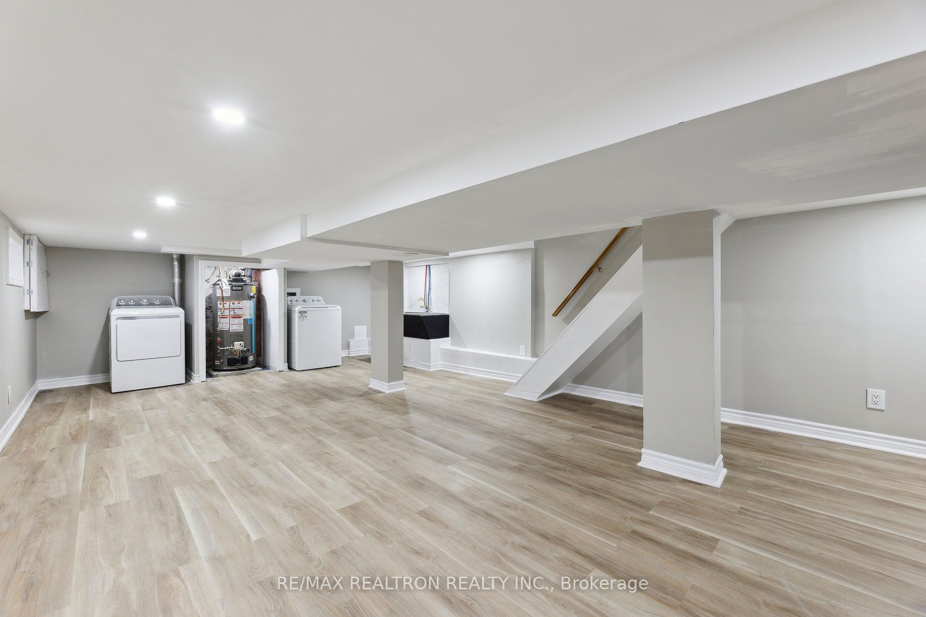 6 Liberty St S