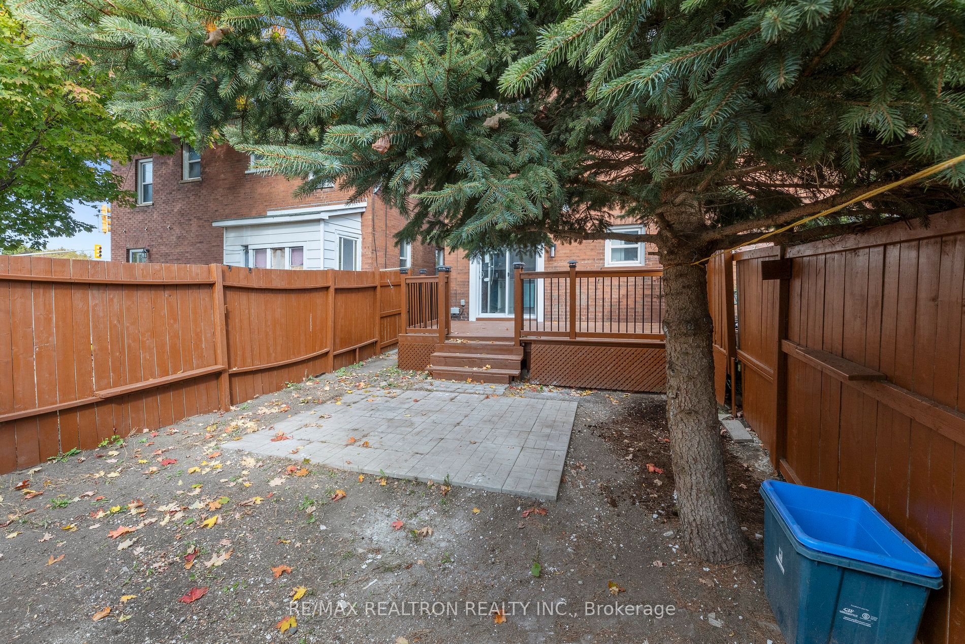 6 Liberty St S