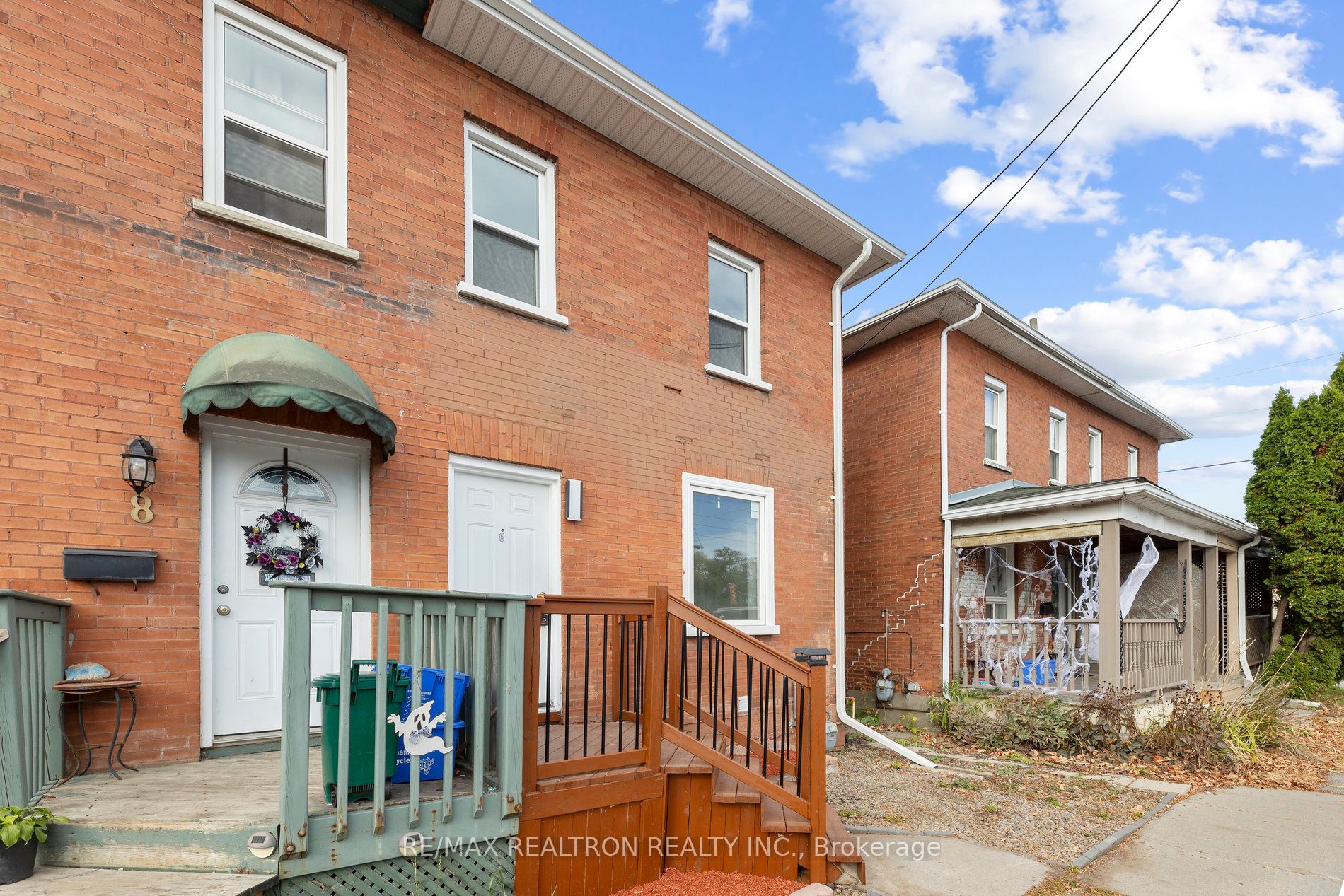 6 Liberty St S