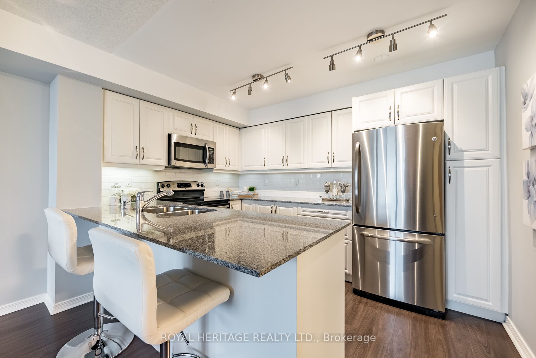 340 Watson Street W, #309