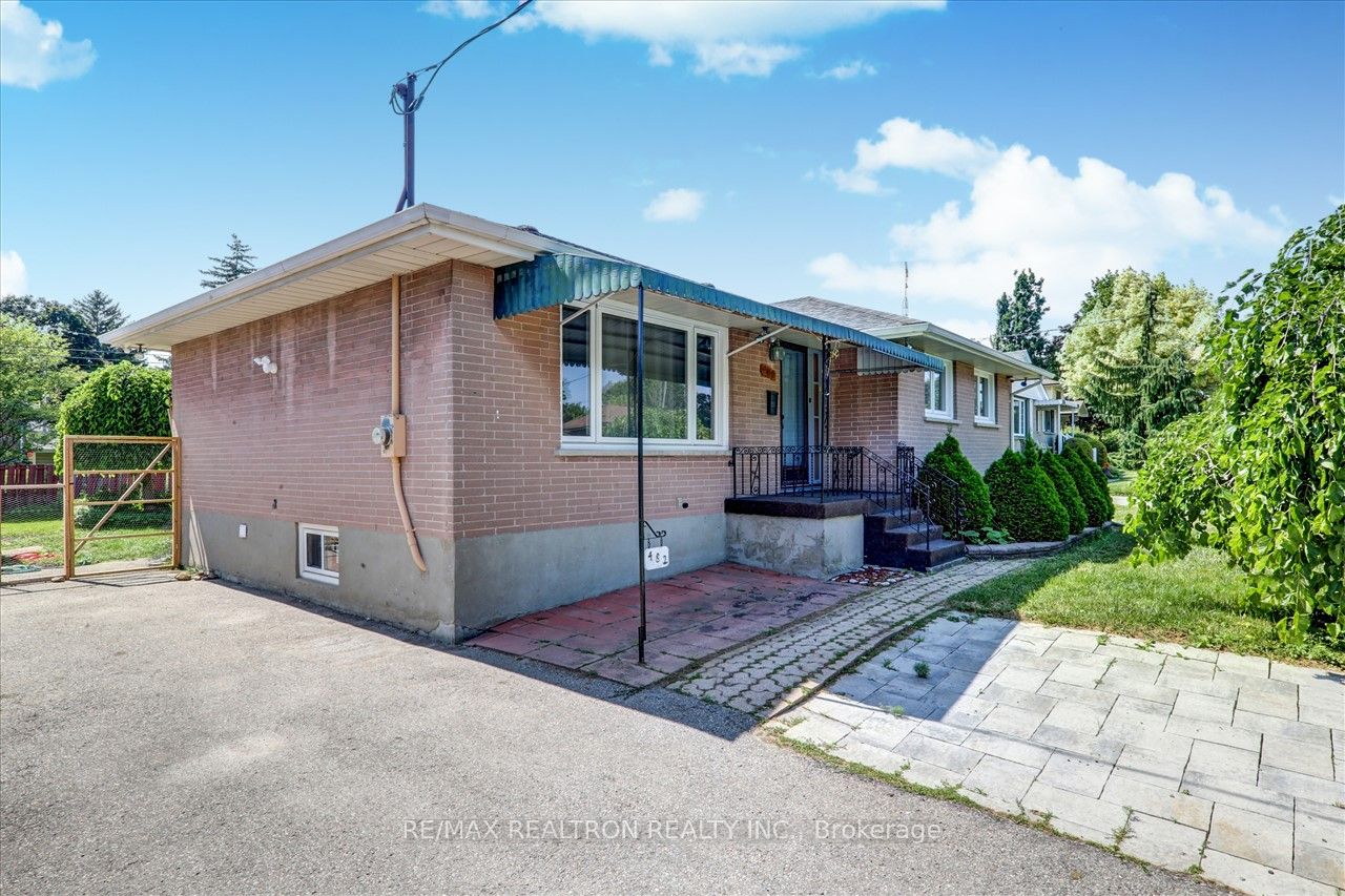 482 Nipigon St