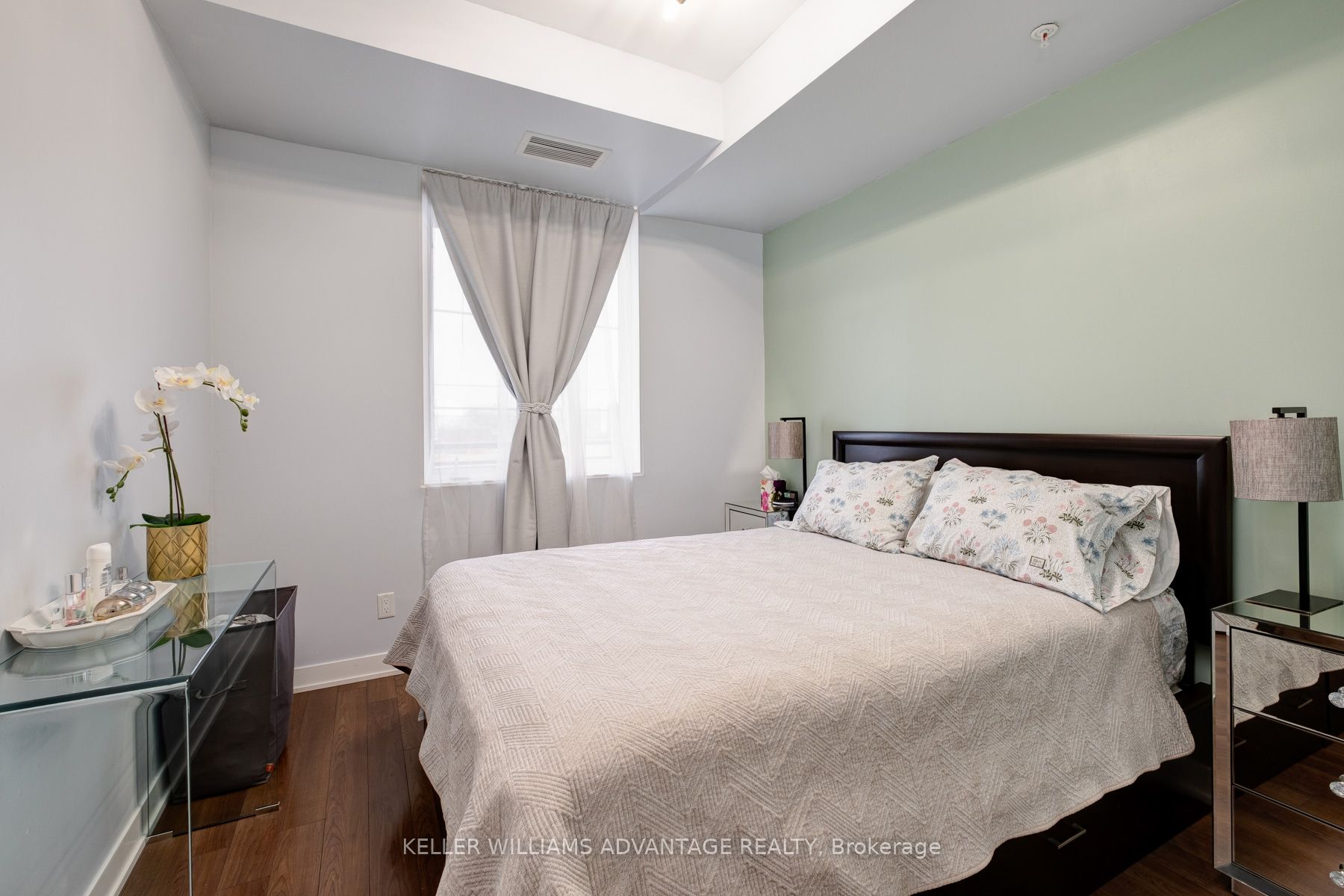 3560 St. Clair Ave E, #212