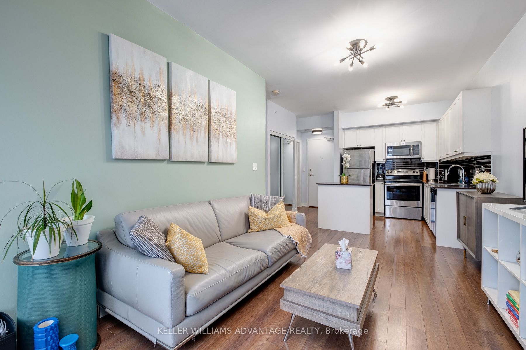 3560 St. Clair Ave E, #212