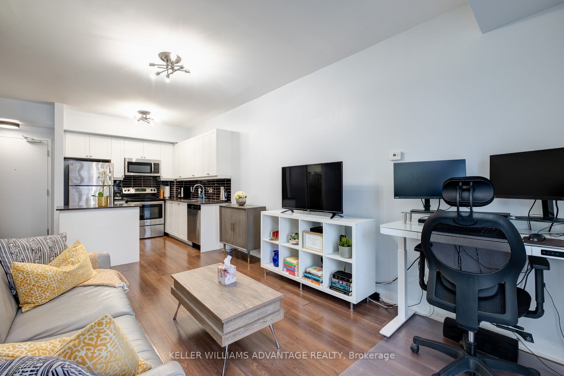 3560 St. Clair Ave E, #212