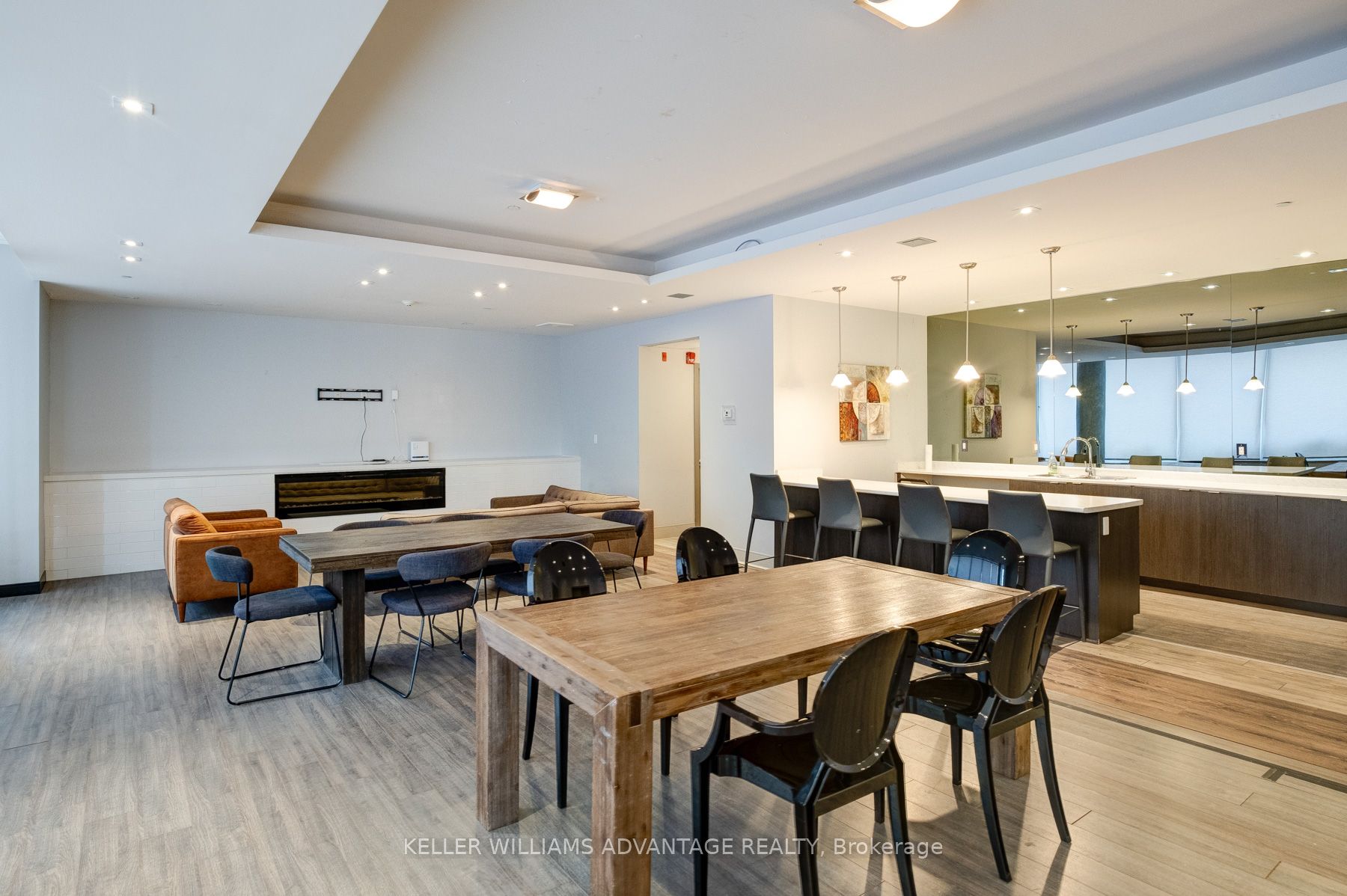 3560 St. Clair Ave E, #212