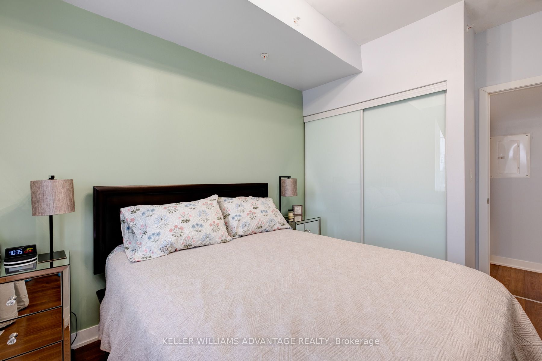 3560 St. Clair Ave E, #212