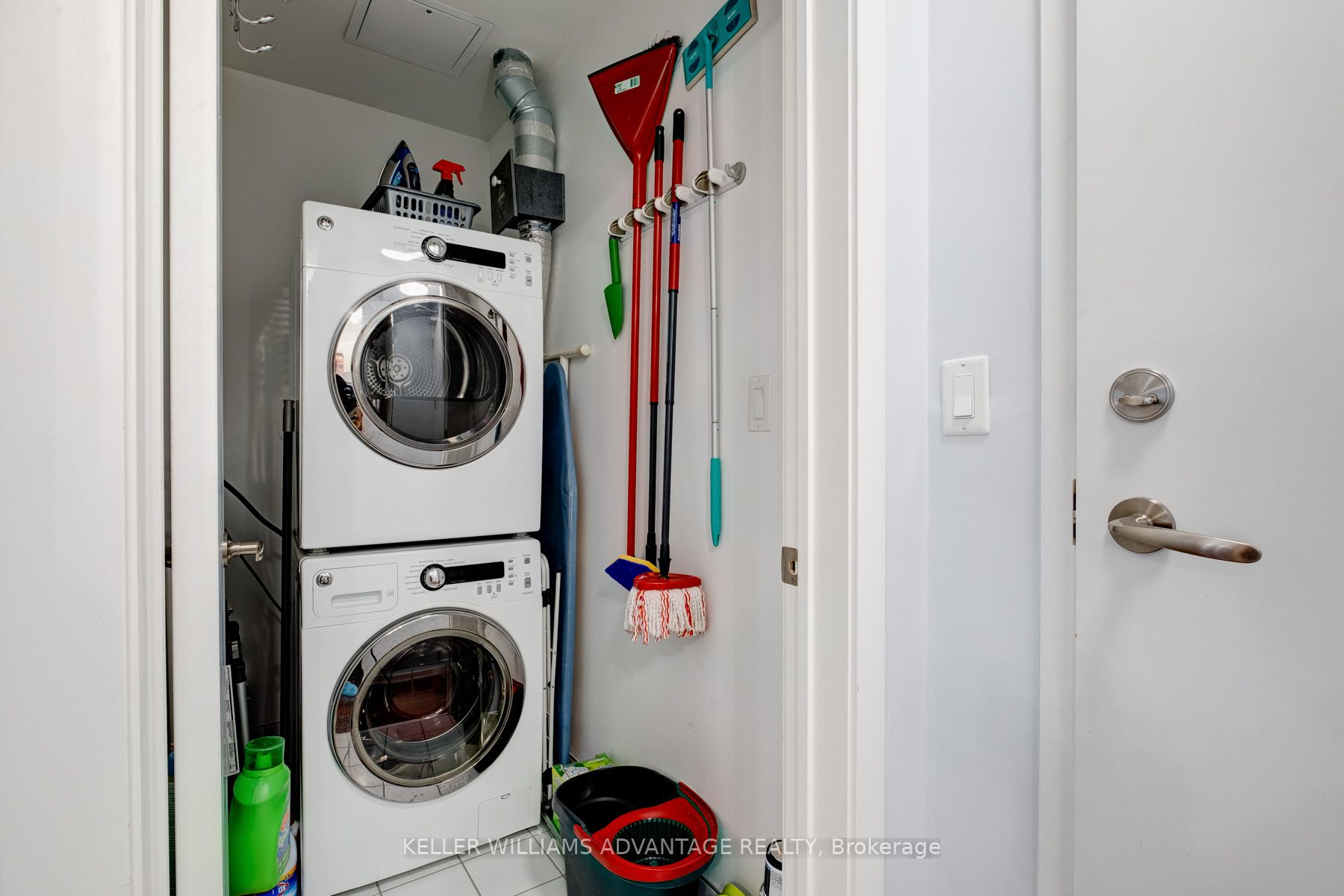 3560 St. Clair Ave E, #212