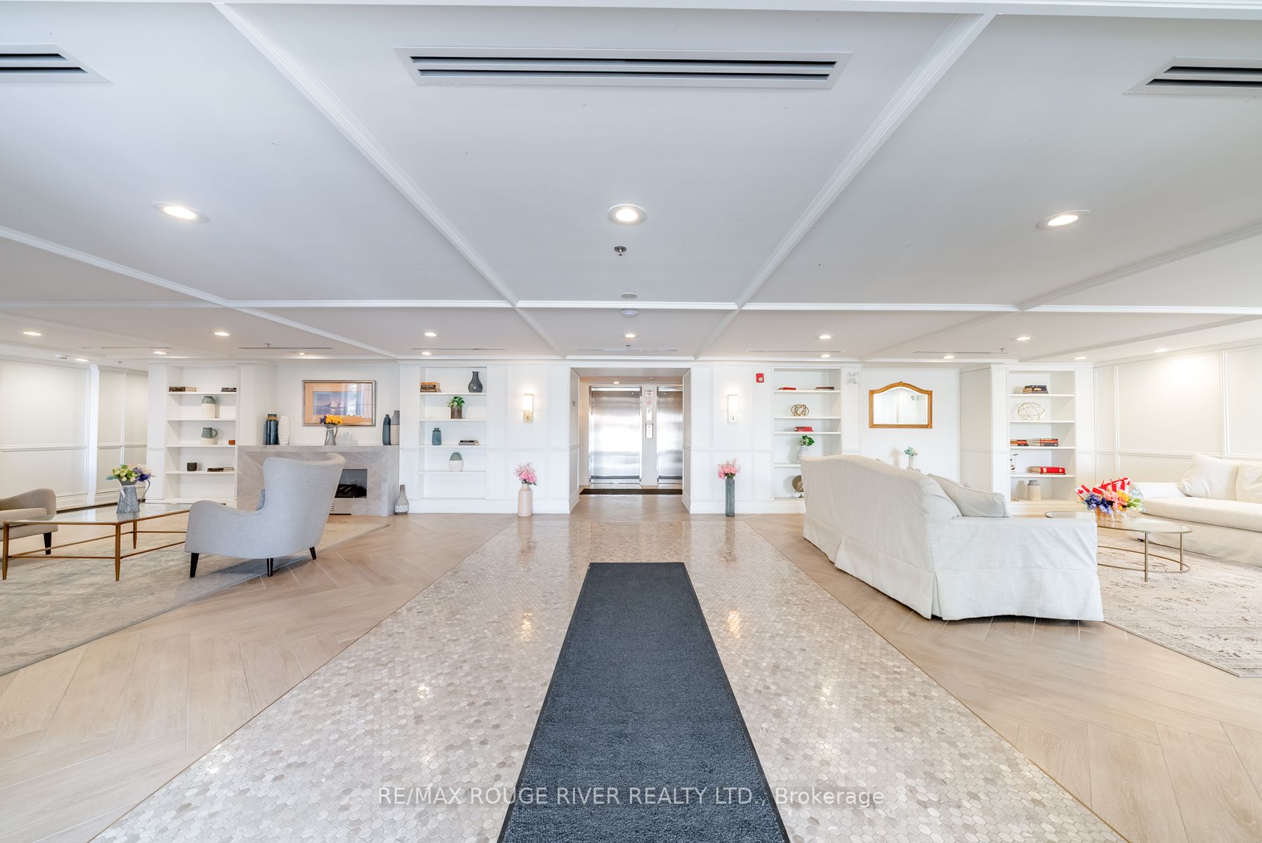 21 Brookhouse Dr, #209
