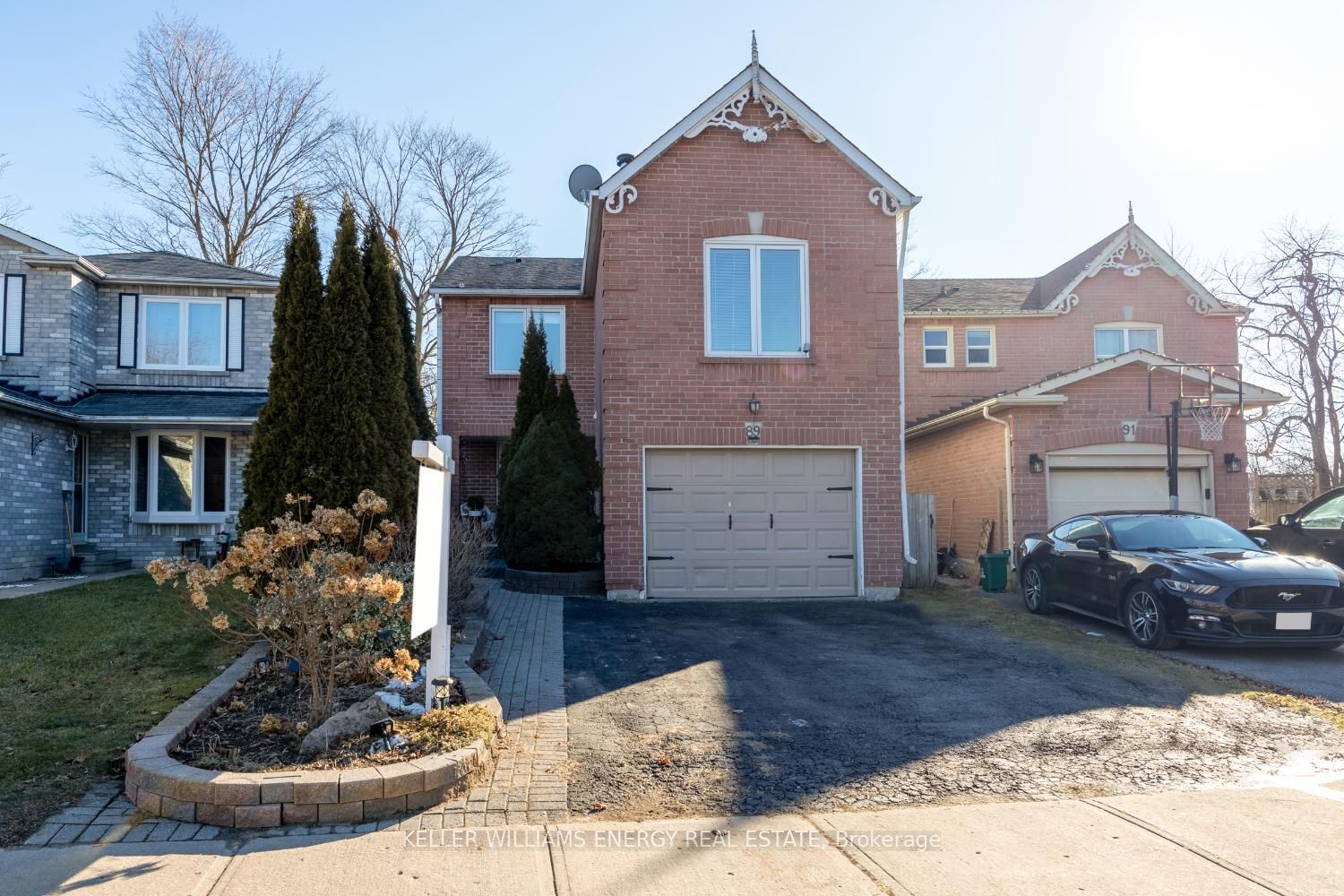 89 Yorkville Dr, (MLS® E8048762) See this detached house for sale