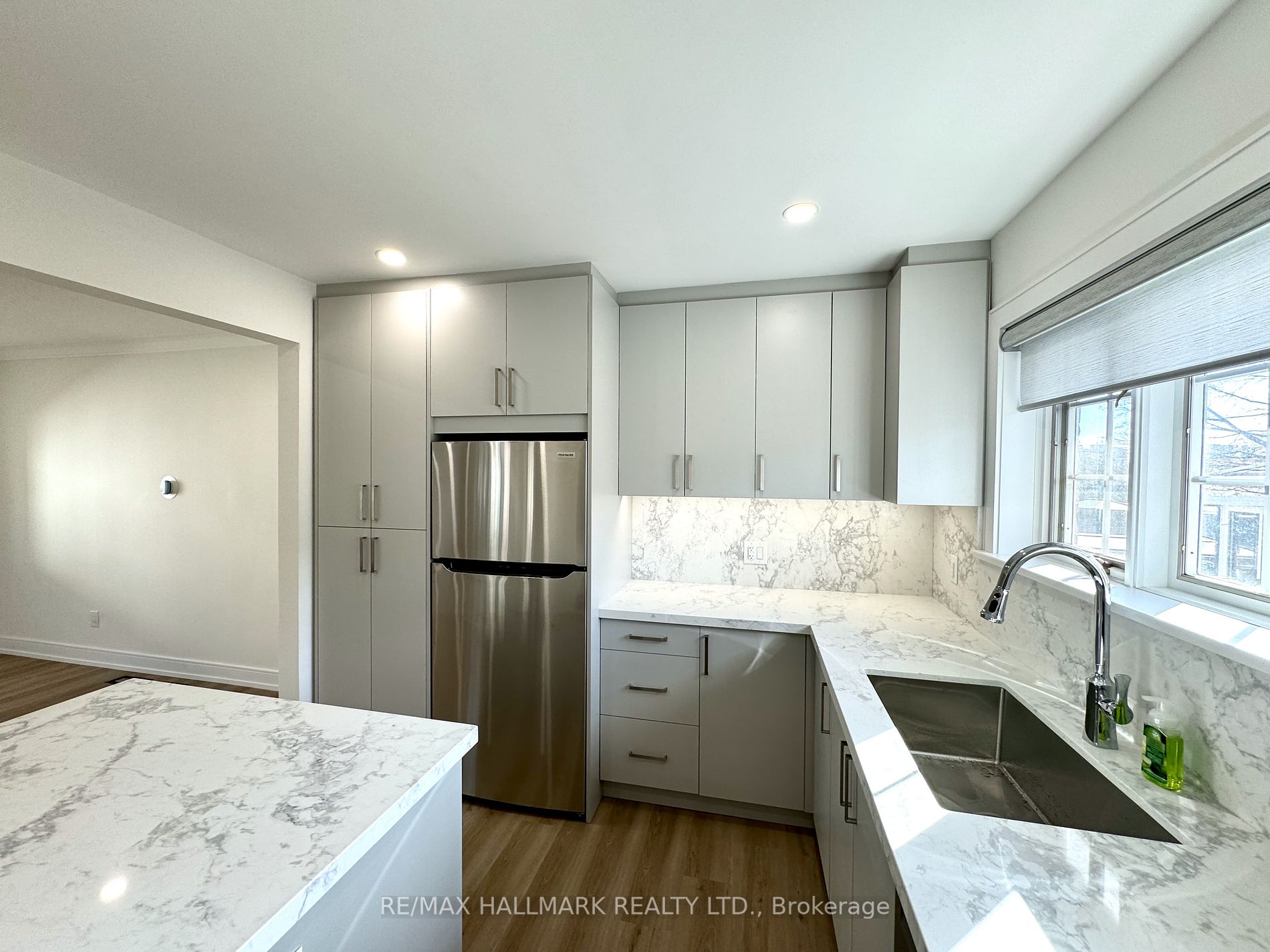 53 Fraserton Cres, #Upper