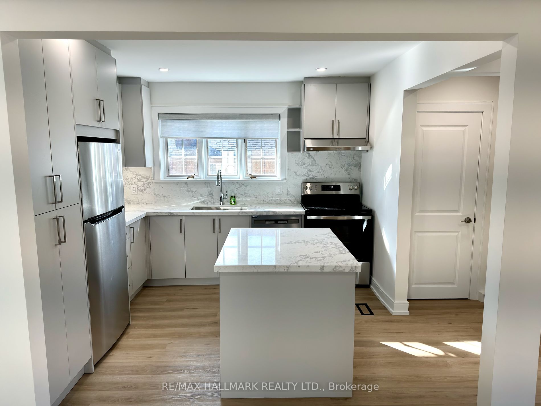 53 Fraserton Cres, #Upper