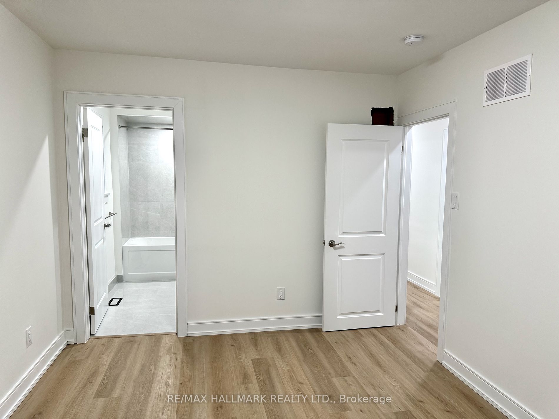 53 Fraserton Cres, #Upper