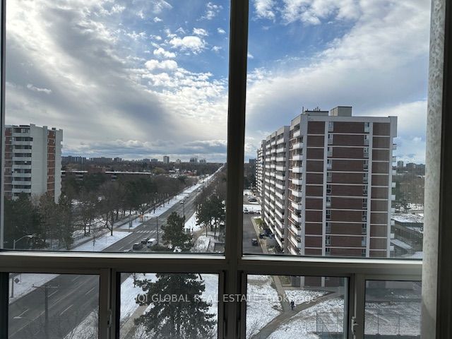 2800 Warden Ave, #803