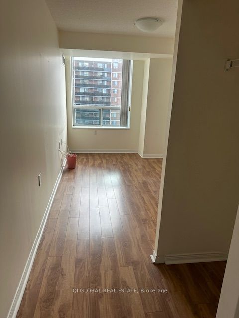 2800 Warden Ave, #803
