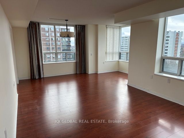 2800 Warden Ave, #803