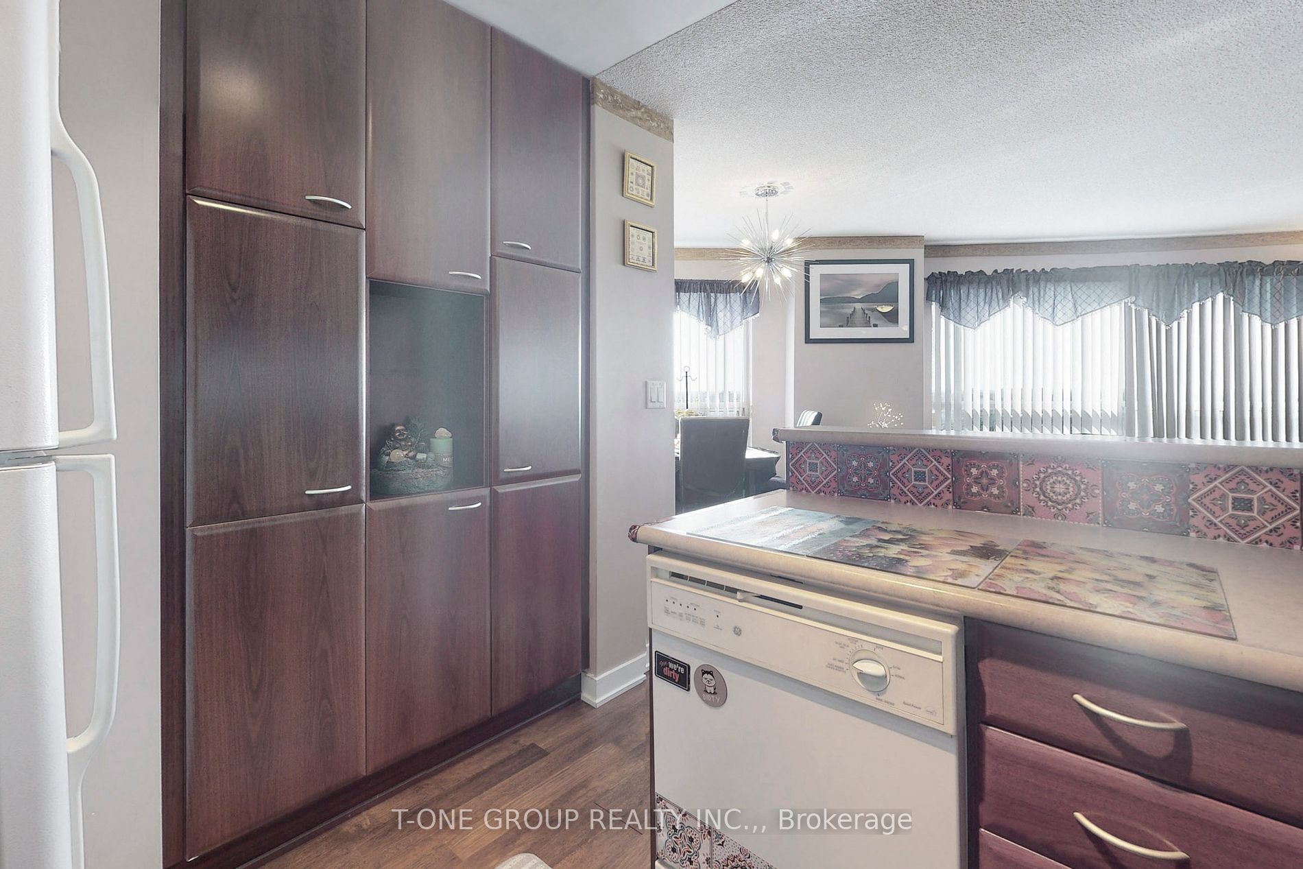 36 Lee Centre Dr, #2311