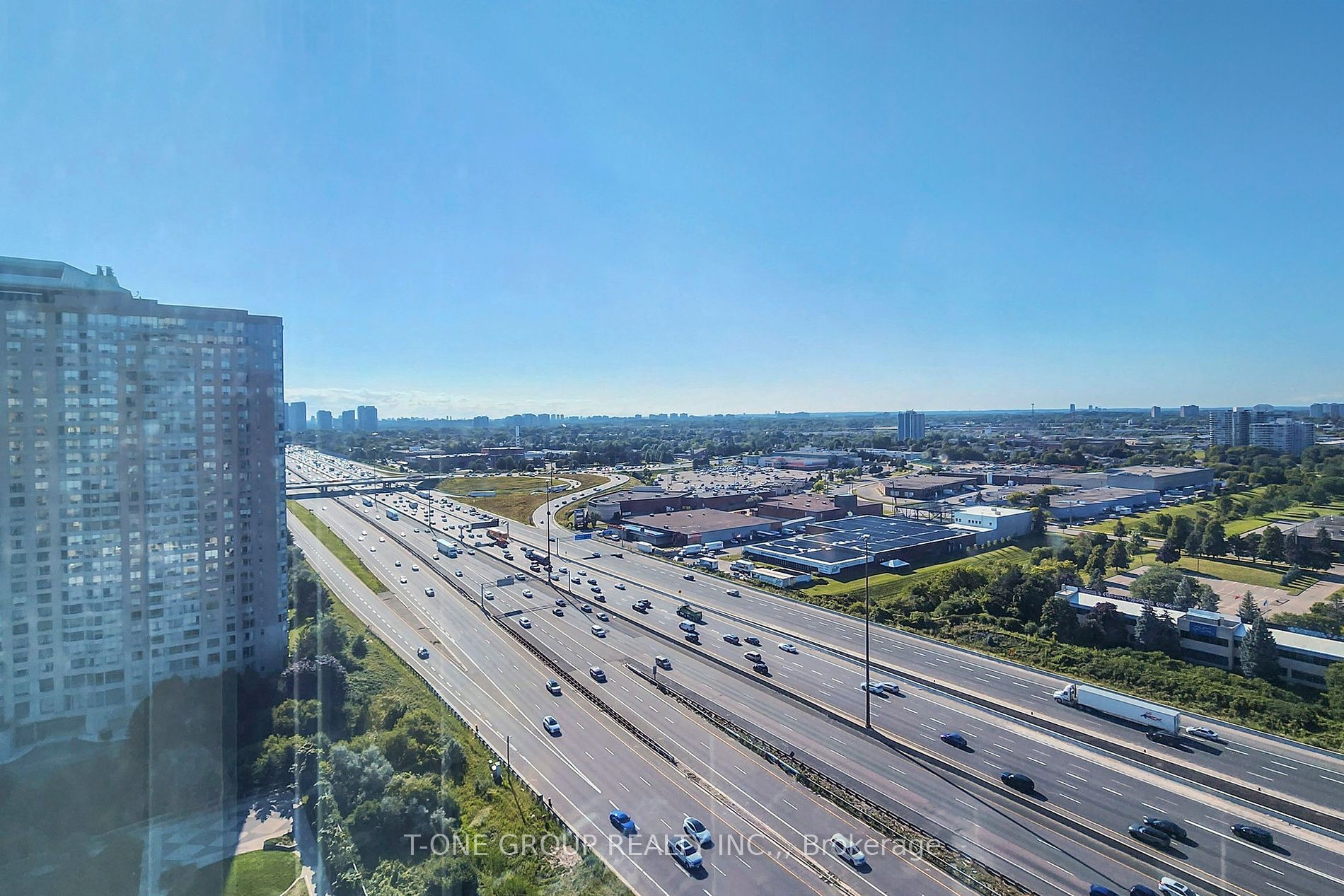 36 Lee Centre Dr, #2311