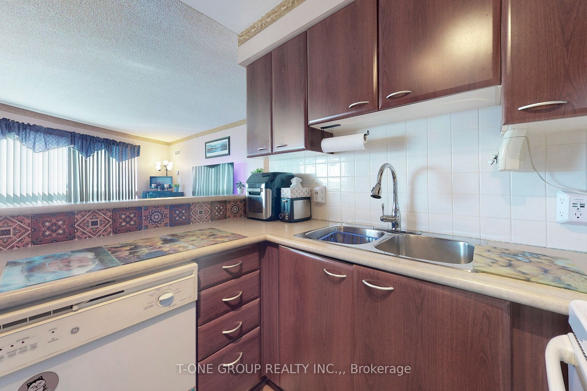 36 Lee Centre Dr, #2311