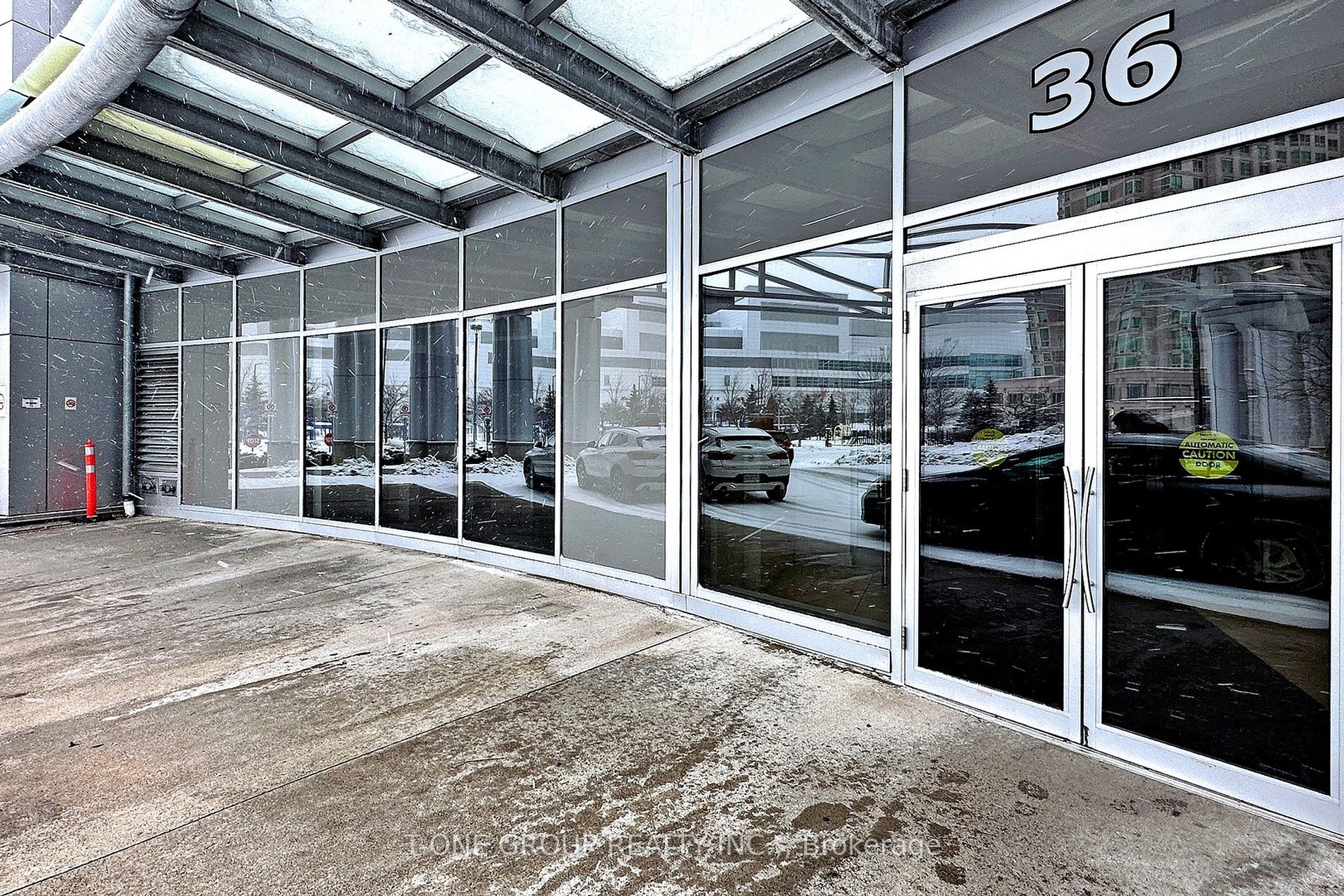 36 Lee Centre Dr, #2311