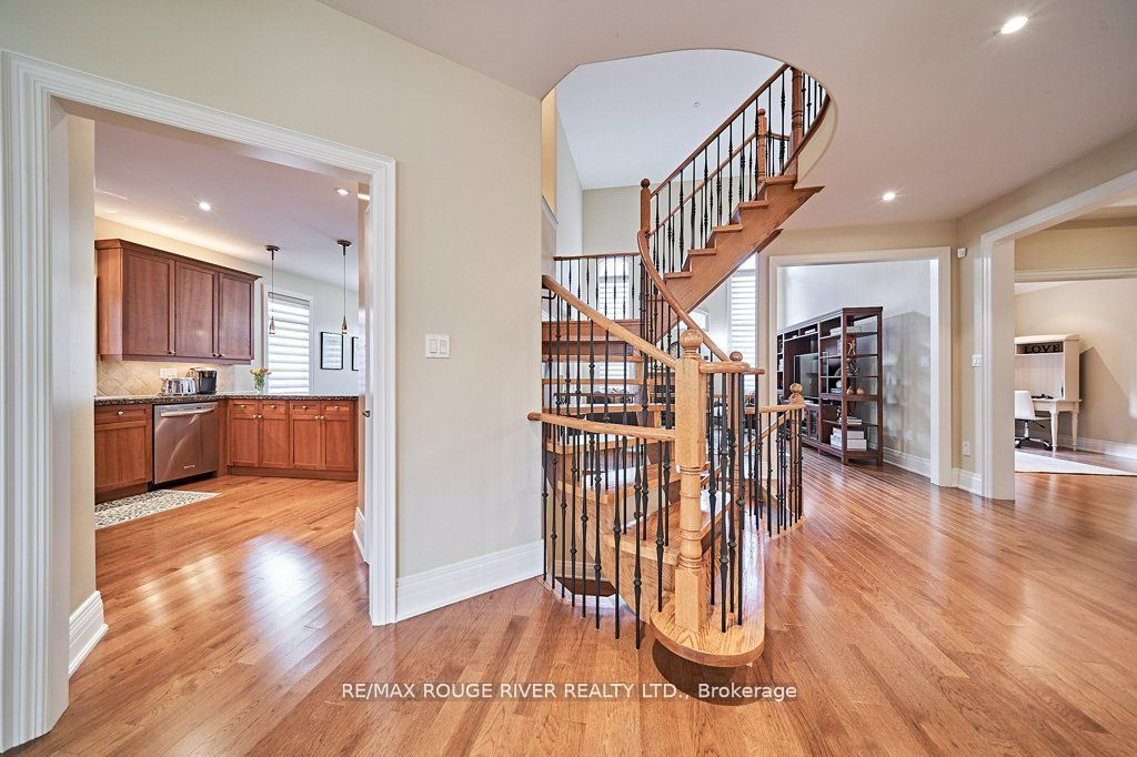 2326 Southcott Road
