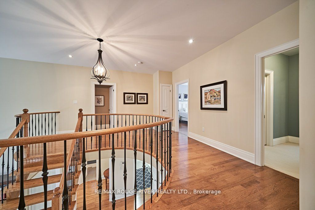 2326 Southcott Road