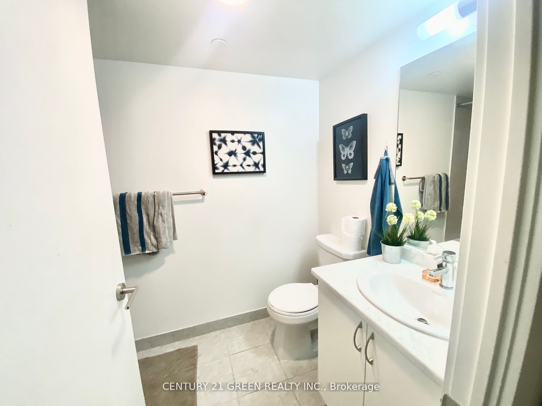 1346 Danforth Rd E, #211