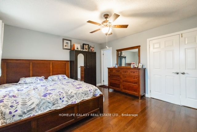 32 Dart Crt