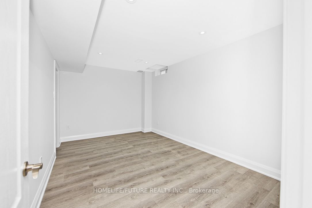 6 Southam Street