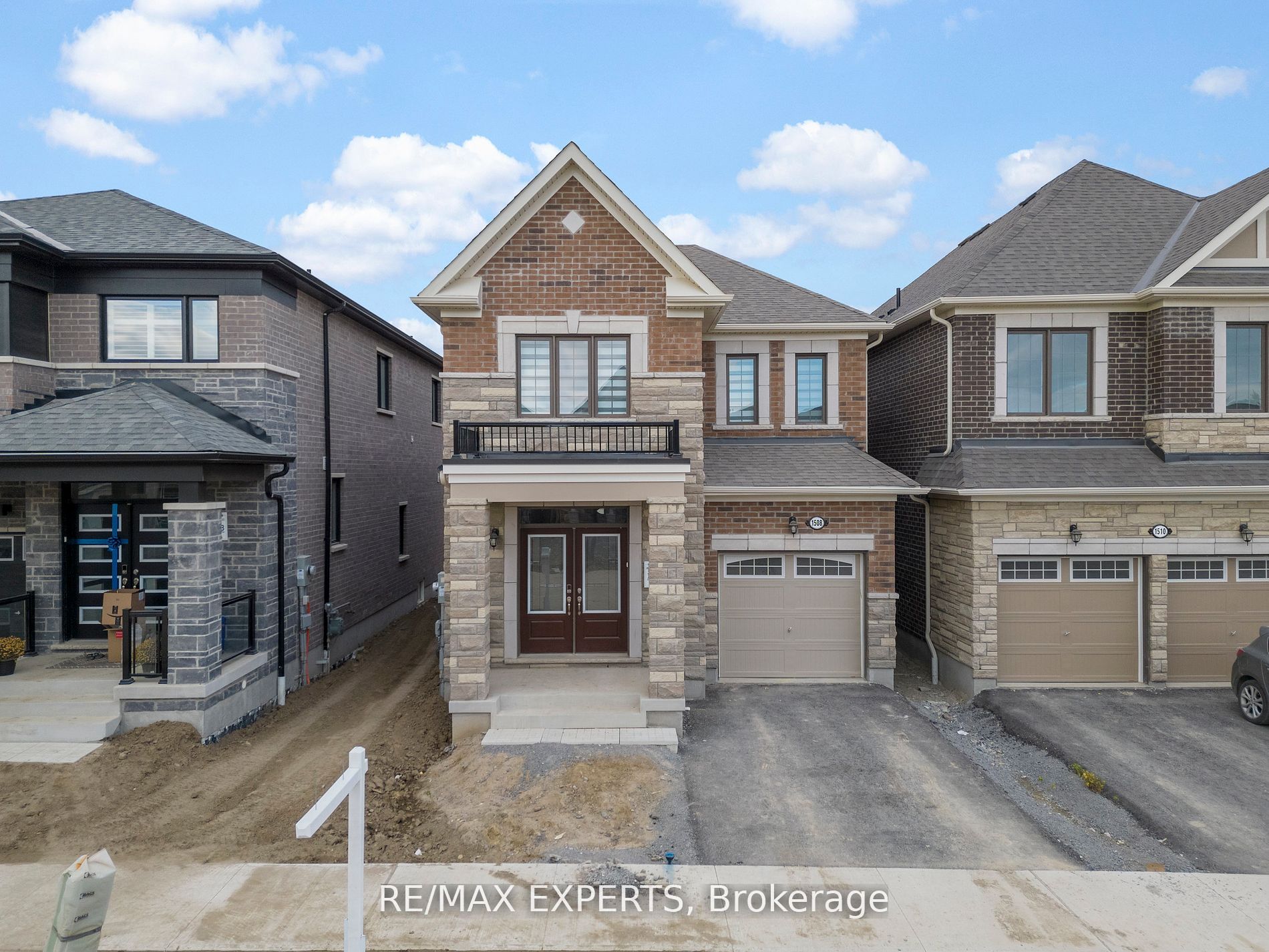 1508 Honey Locust Pl