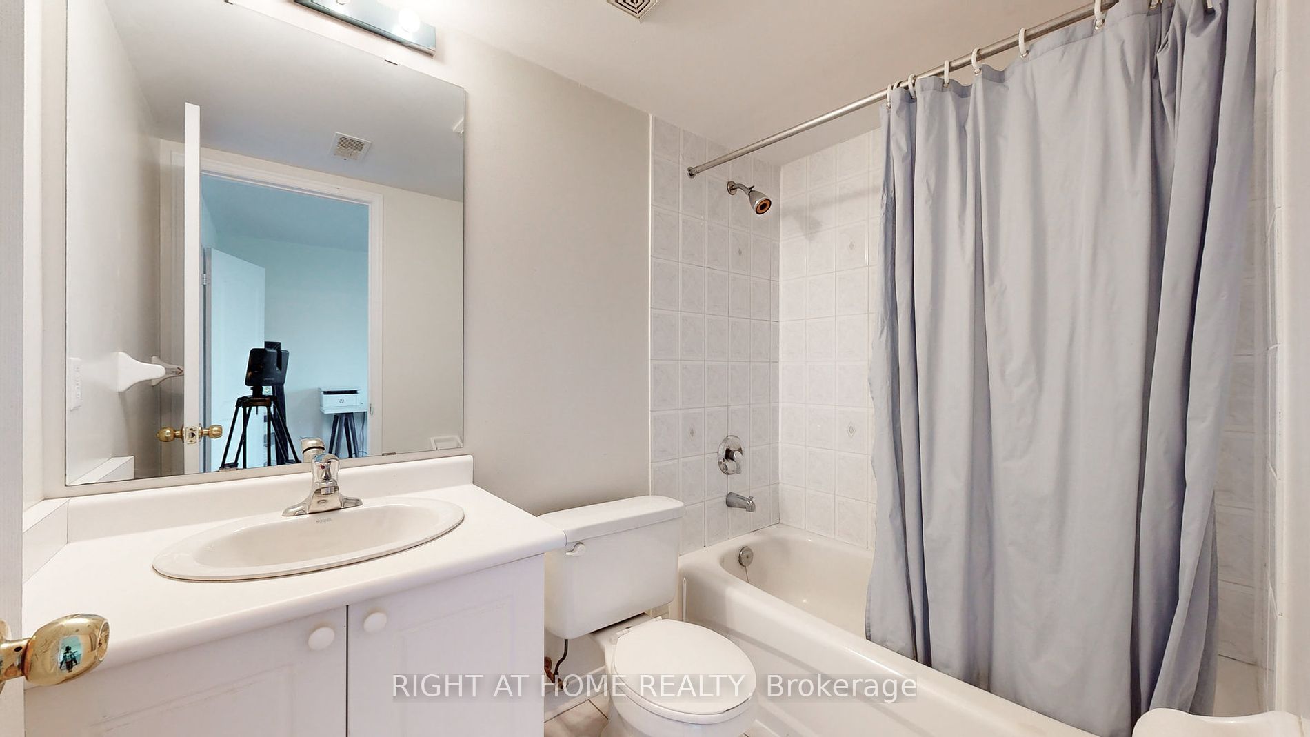 38 Jenkinson Way, #131