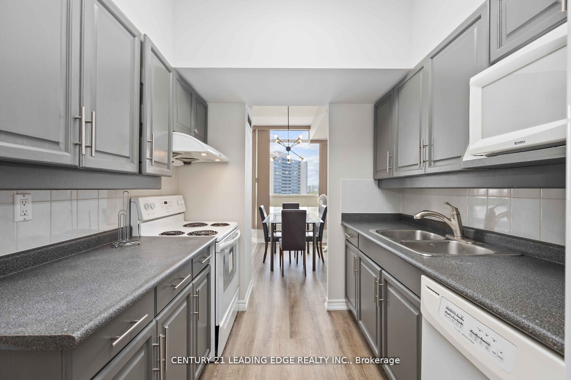 3233 Eglinton Ave E, #1001
