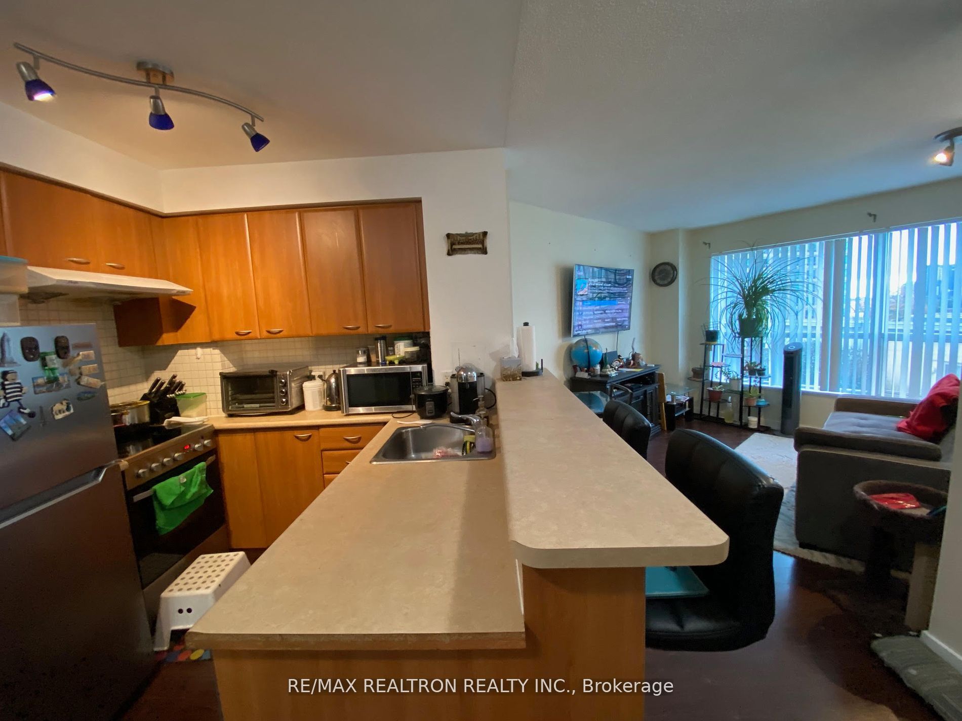 38 Lee Centre Dr, #606