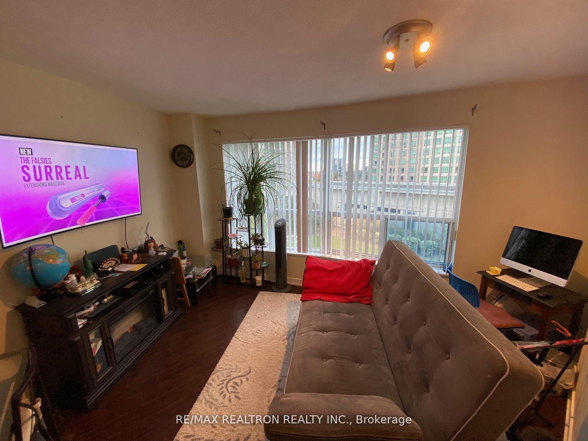 38 Lee Centre Dr, #606