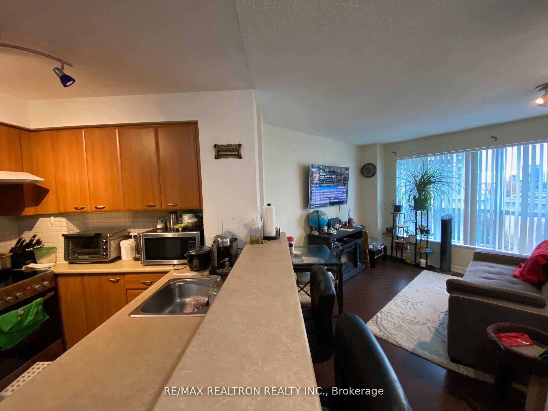 38 Lee Centre Dr, #606