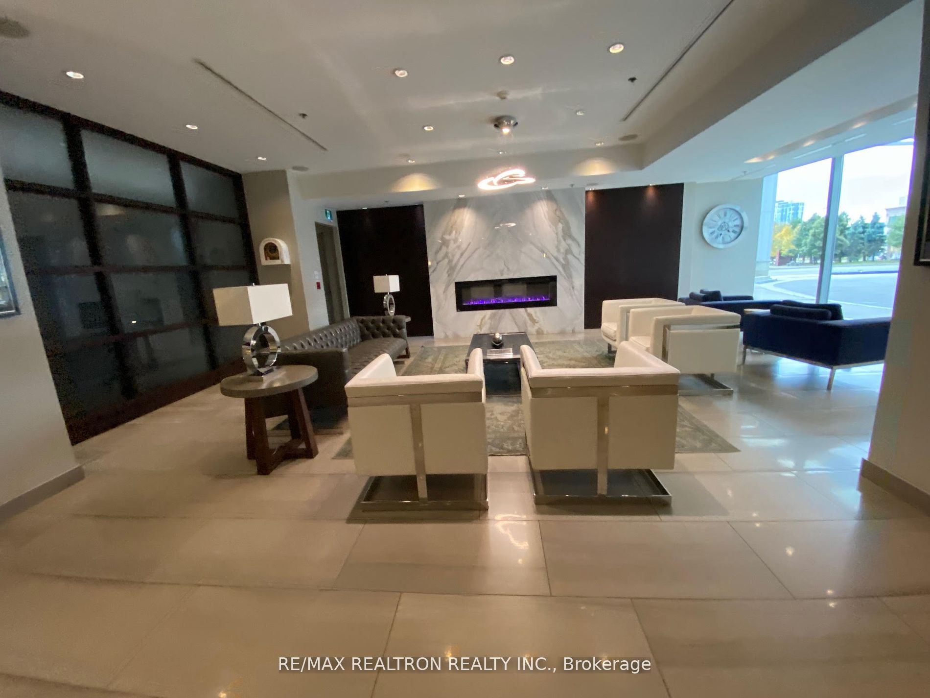 38 Lee Centre Dr, #606