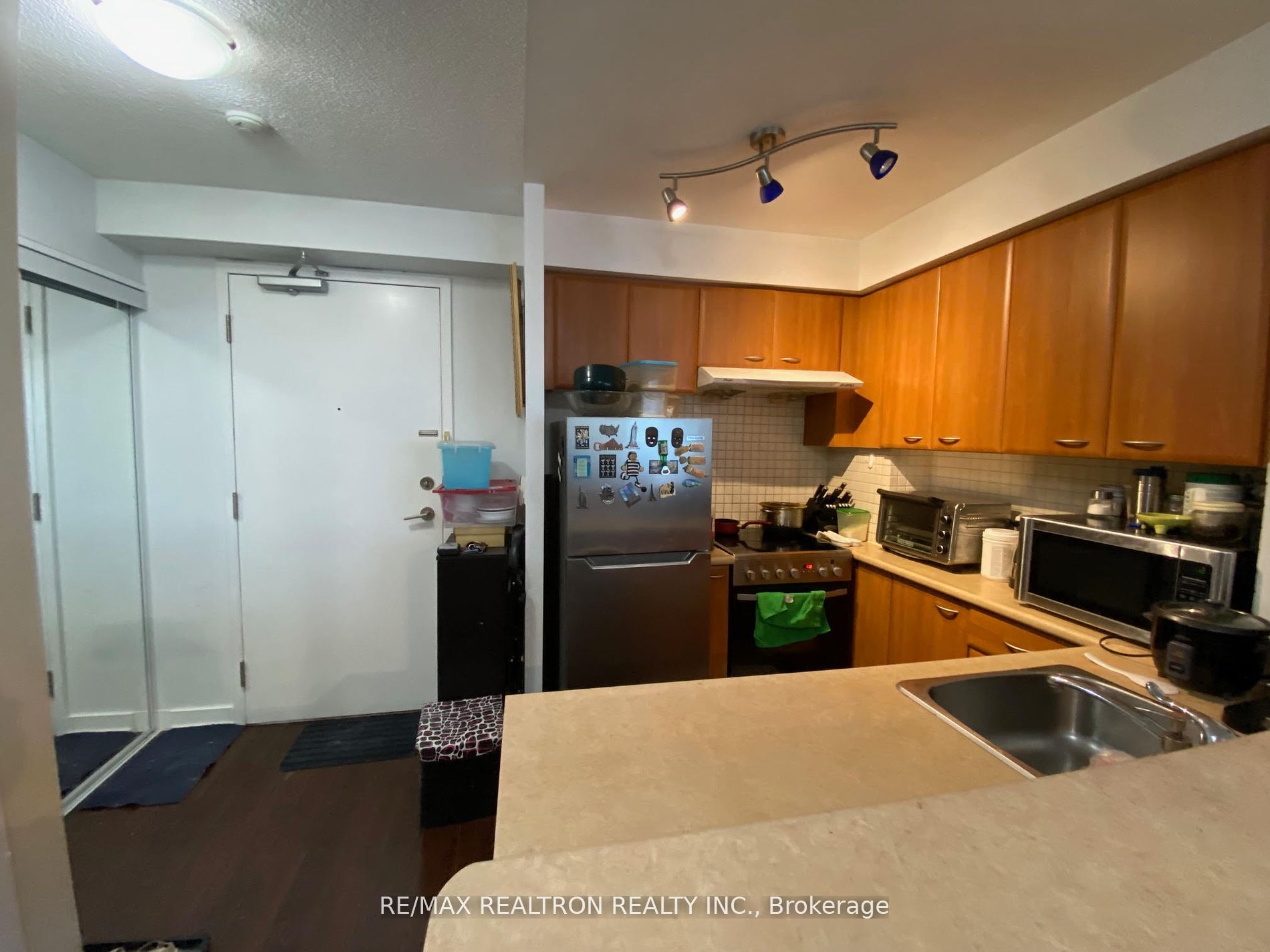 38 Lee Centre Dr, #606