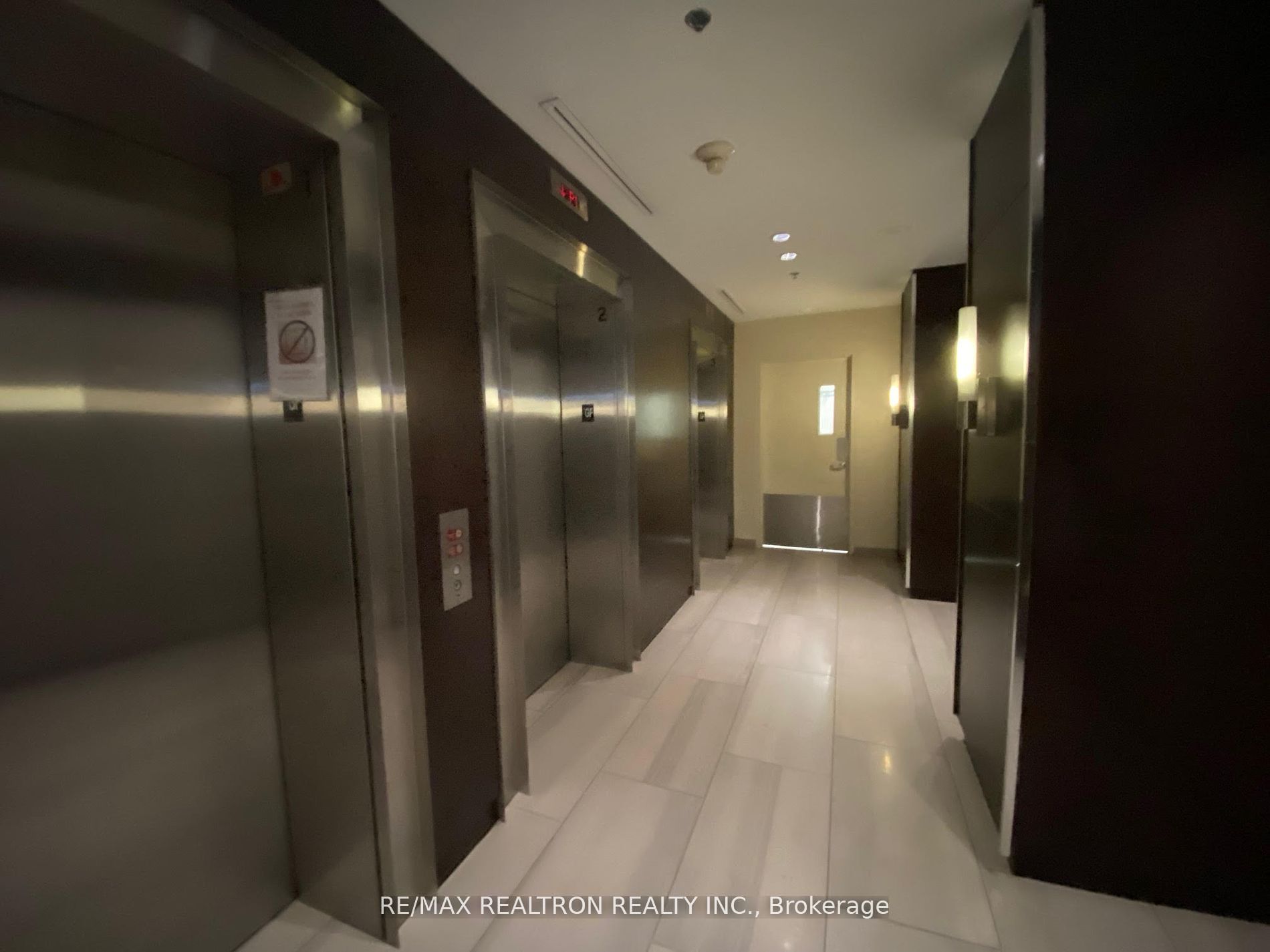 38 Lee Centre Dr, #606