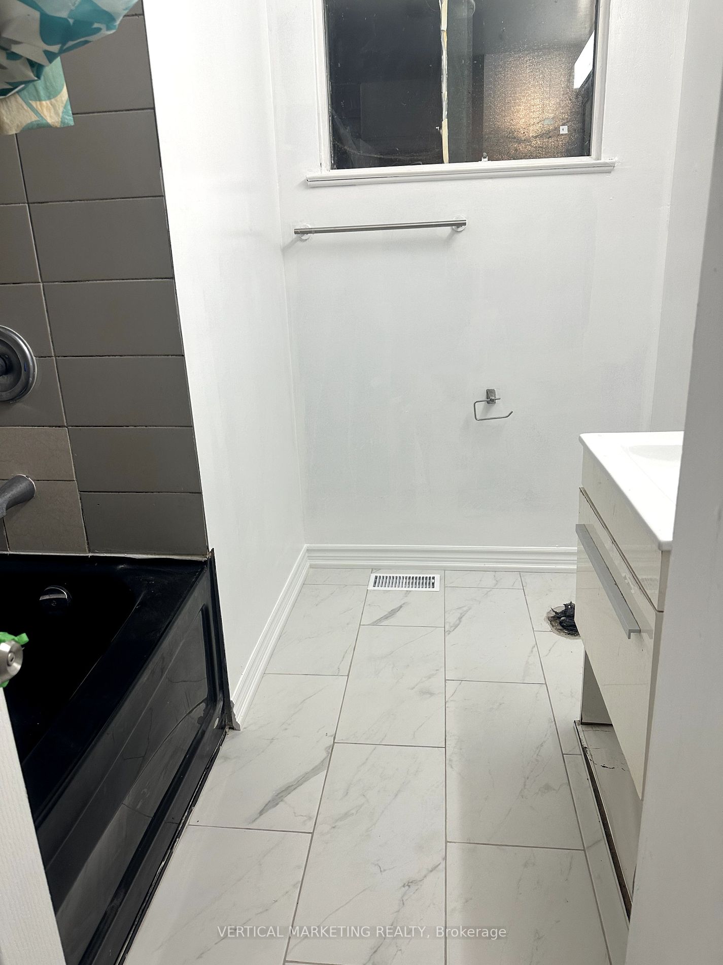 29 Bledlow Manor Dr