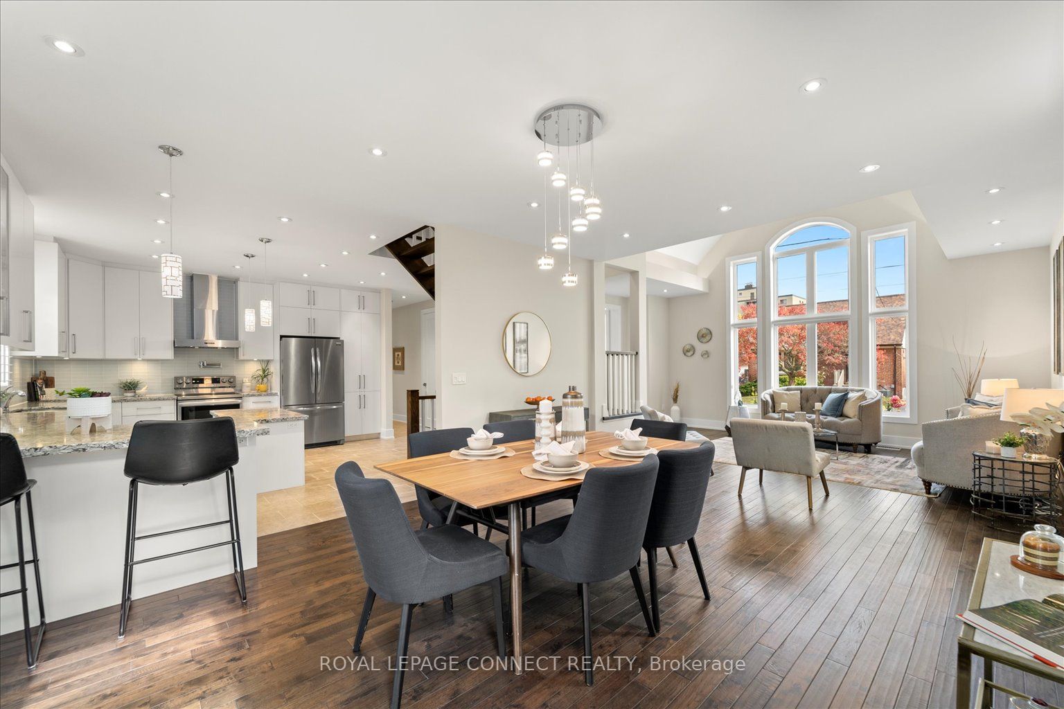 4 Youngmill Dr