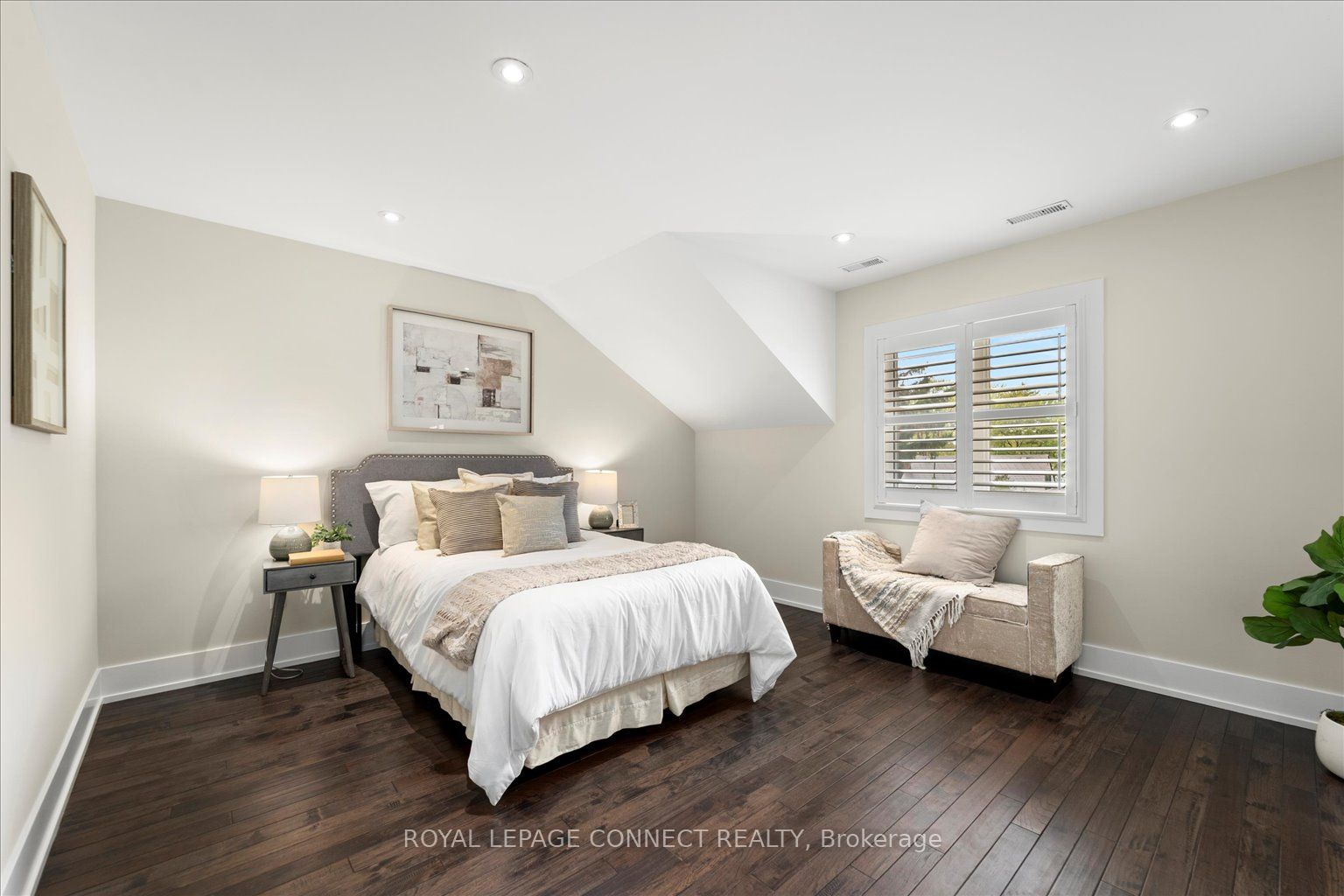 4 Youngmill Dr