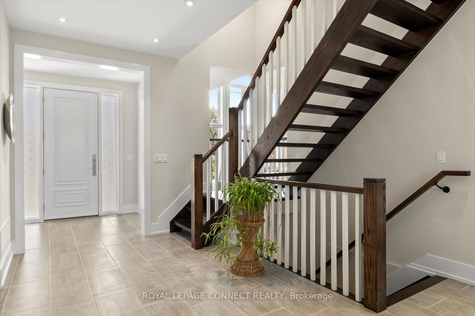 4 Youngmill Dr